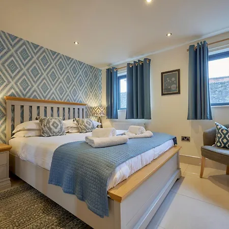 Riverside Park 2 Апартаменты *